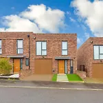 3 Bedroom House In Bricket Wood, St Alban