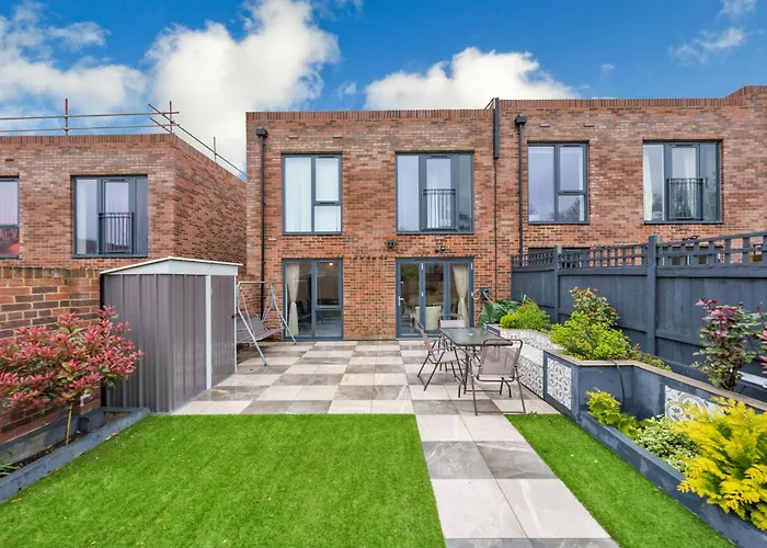 3 Bedroom House In Bricket Wood, St Alban